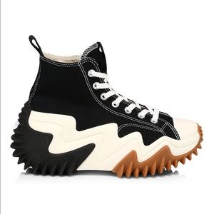 Black Converse Chuck Taylor Run Star Hike Motion